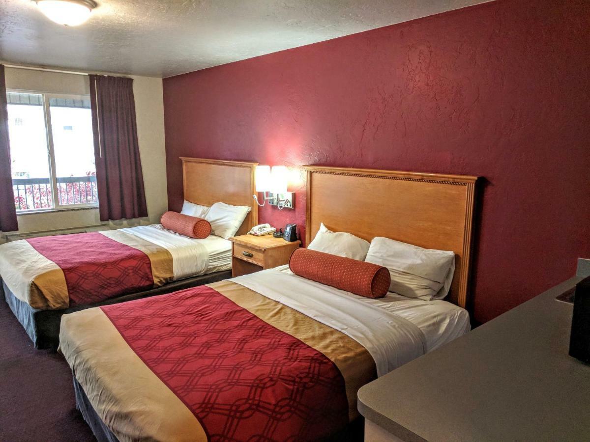 Americas Best Value Inn & Suites Прово Екстер'єр фото
